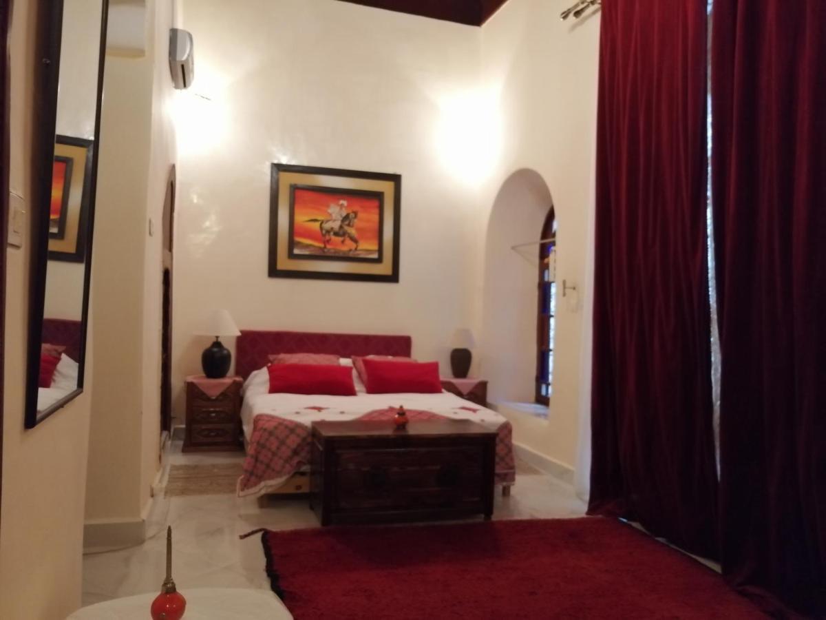 Riad Dar AlKATIB Meknès Bagian luar foto