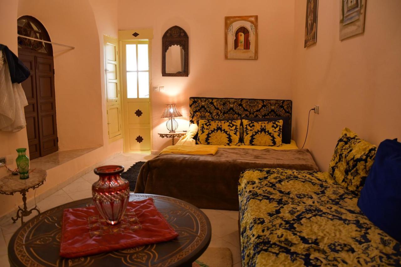 Riad Dar AlKATIB Meknès Bagian luar foto